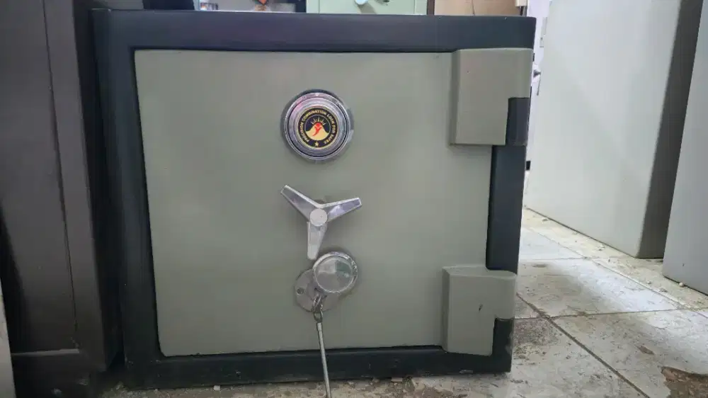 Brankas Golden Star tinggi 50cm