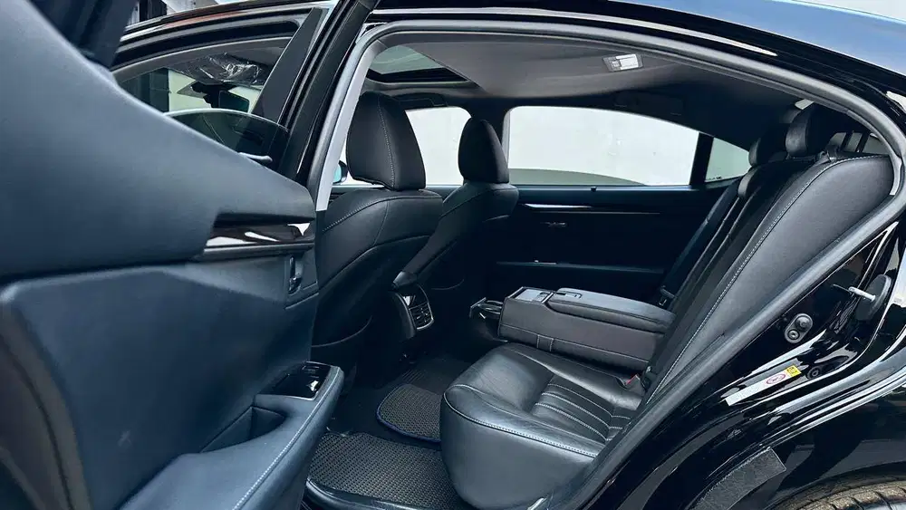 Lexus ES300h Luxury 2.5 Hybrid Technology NIK 2017 Black On Black