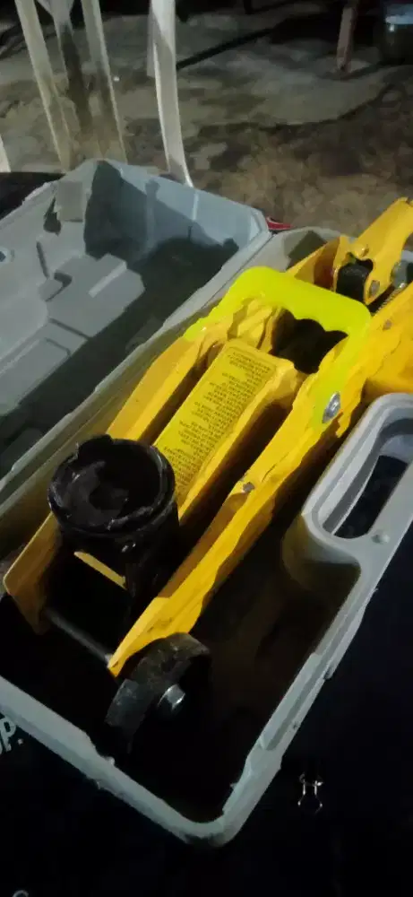 Dongkrak mobil 2ton