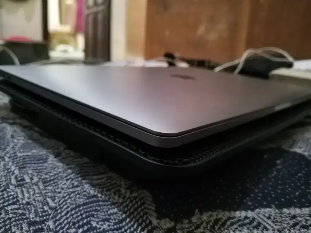 Macbook pro 2018 15 16/512 I7