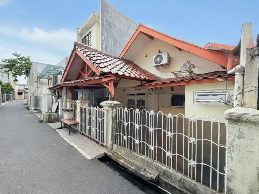 Rumah Hitung Tanah, Akses Jalan 1 Mobil di Tebet Barat !