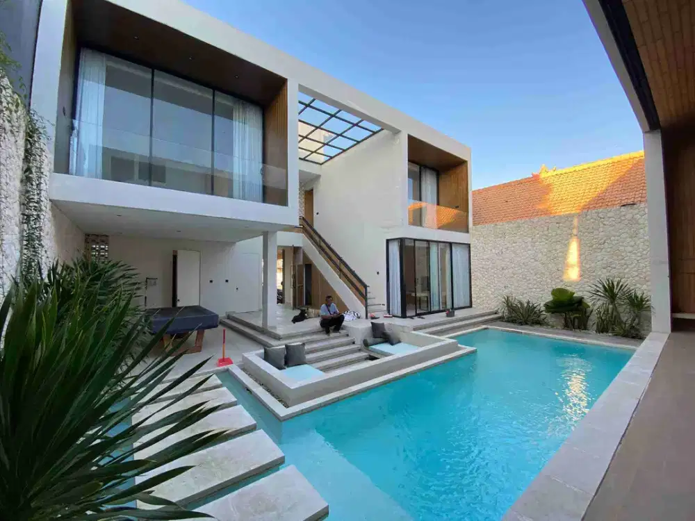 Dijual villa modern style lantai 2 lokasi cemagi 
300 meter ke pantai
Lingkungan villa