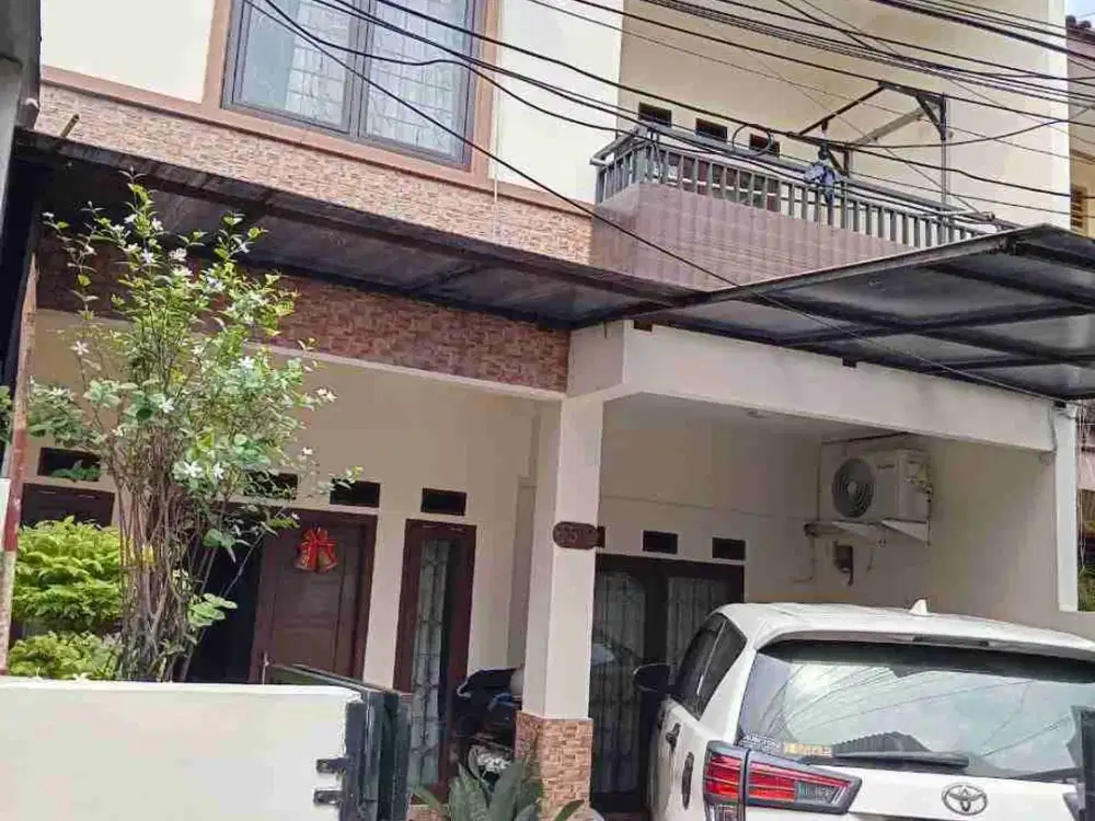 Rumah 2 lantai siap huni di pondok kelapa Jakarta Timur