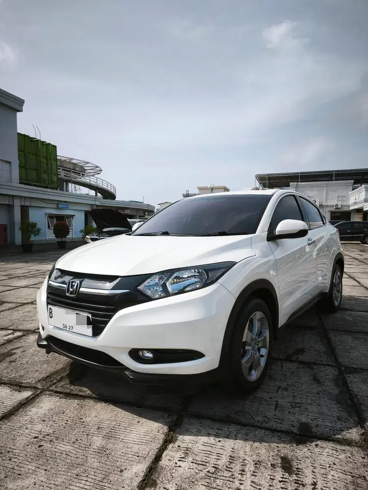 Honda HR-V 1.5 E Automatic Kondisi Seperti Baru KM 50rban