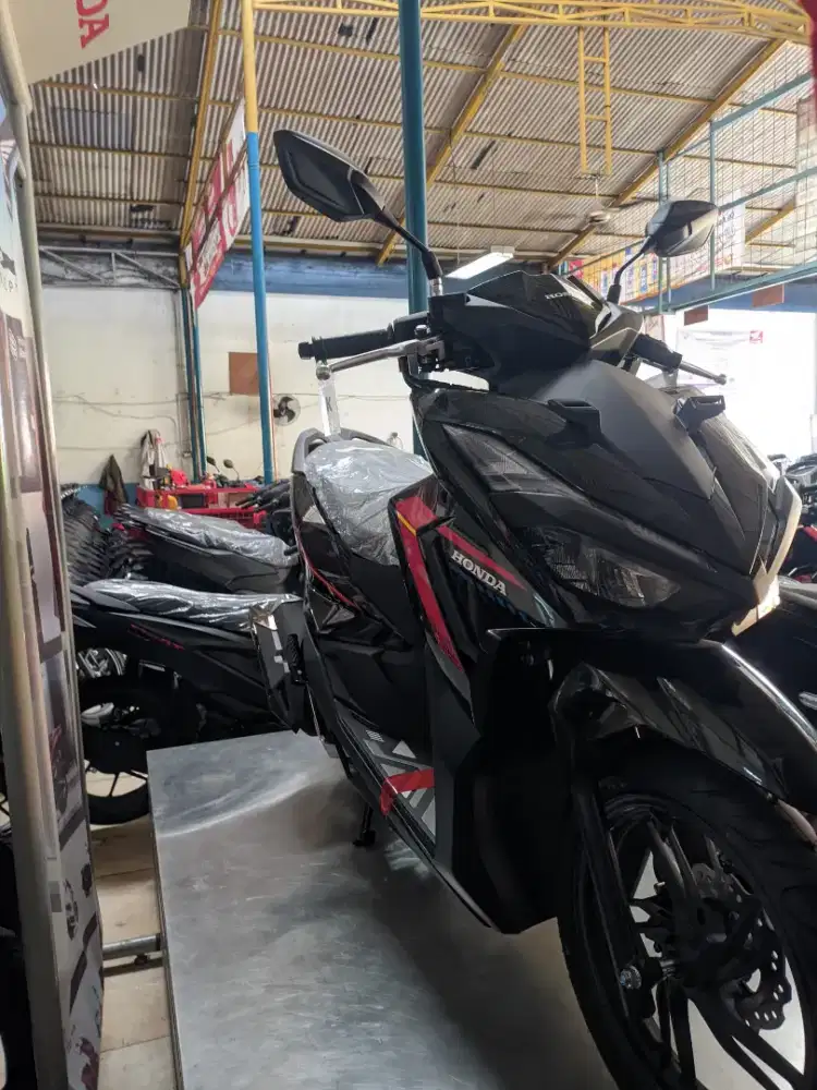 Vario new 2026 cbs Iss , street