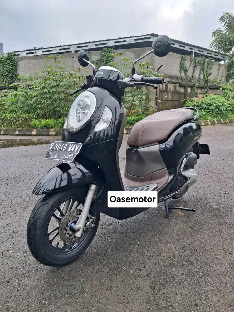 (B) Honda Scoopy Stylish Tahun 2022