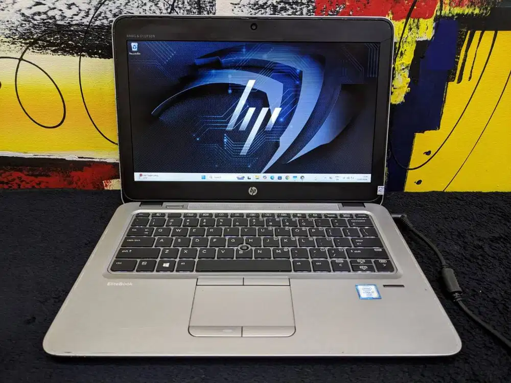 Laptop HP Elitebook 820 G3 Core i7 6600U 8/128 Siap Pakai