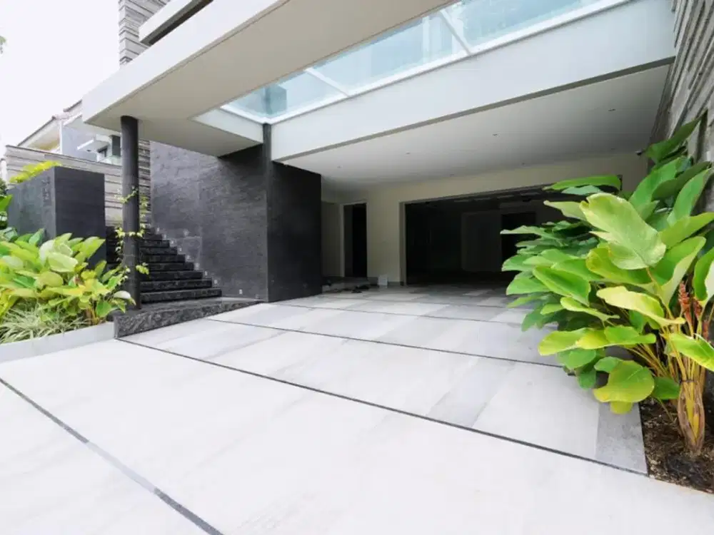 Dijual Rumah Sultan Full-Furnished di Harapan Indah Bekasi