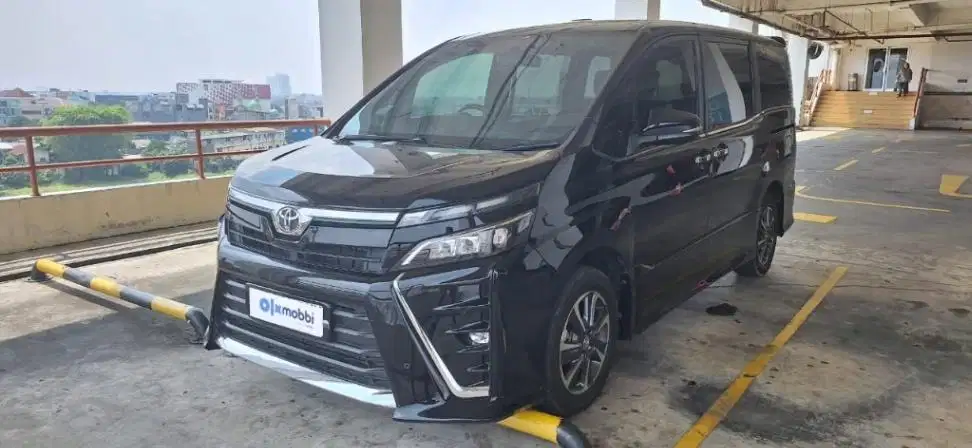 DP RENDAH Toyota Voxy 2.0 Bensin-AT 2018 3CNS