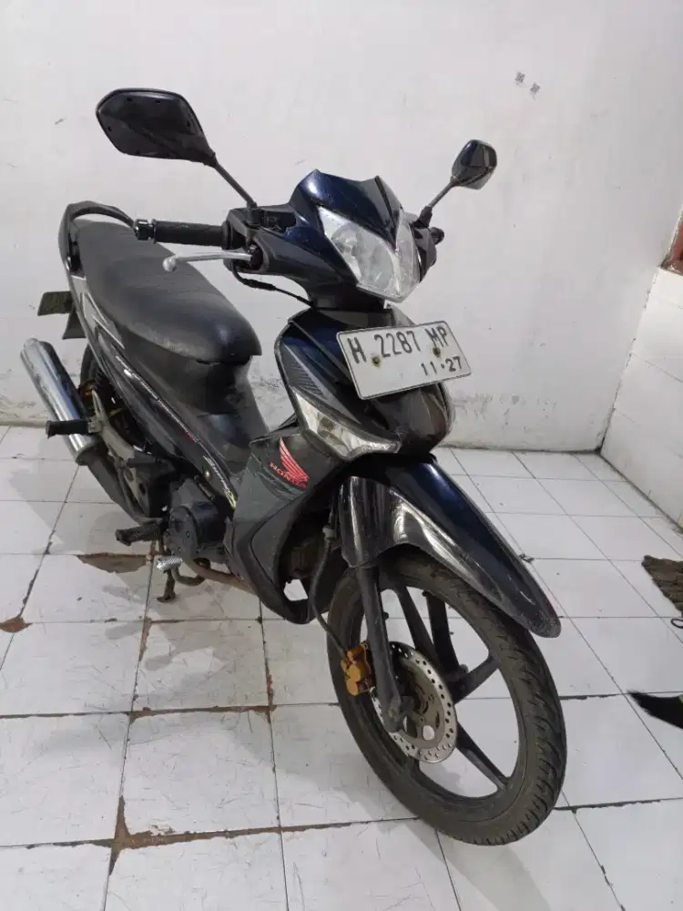 supra x 125  hitam th 2007