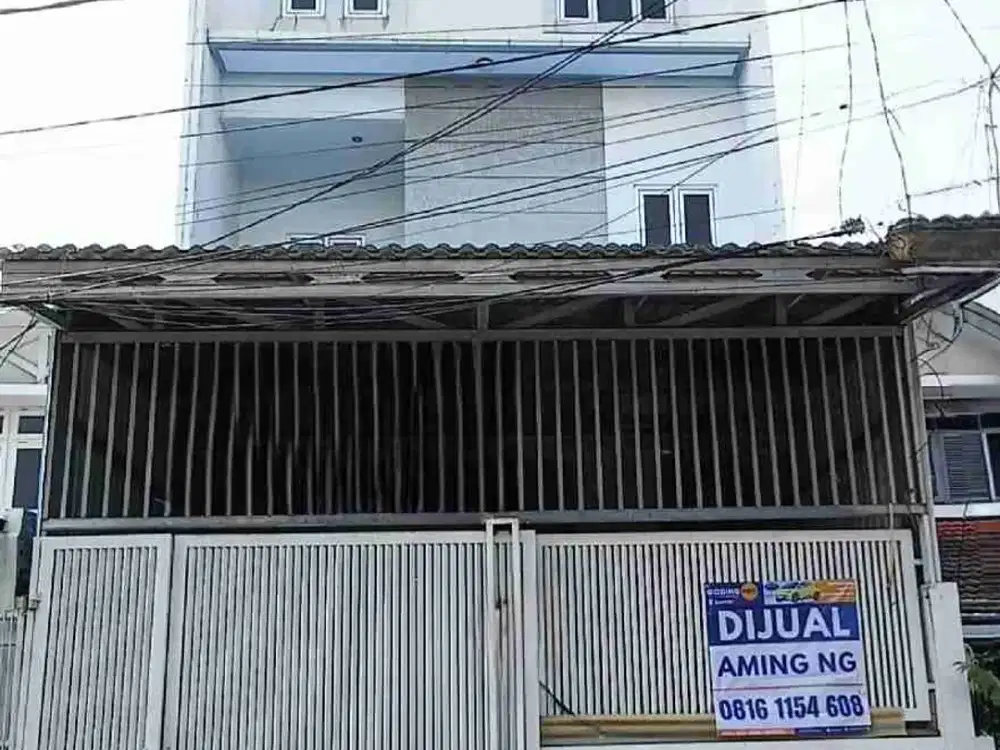Rumah minimalis 3,25 lantai row jalan 2,5 mobil dijual lokasi tenang dan nyaman Sunter Jakarta Utara