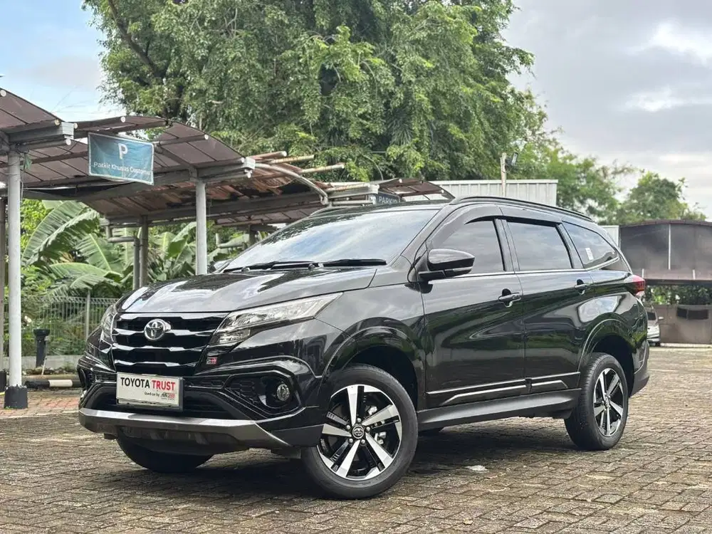 [LIKE NEW] TOYOTA RUSH GR MATIC 2025 ISTIMEWA