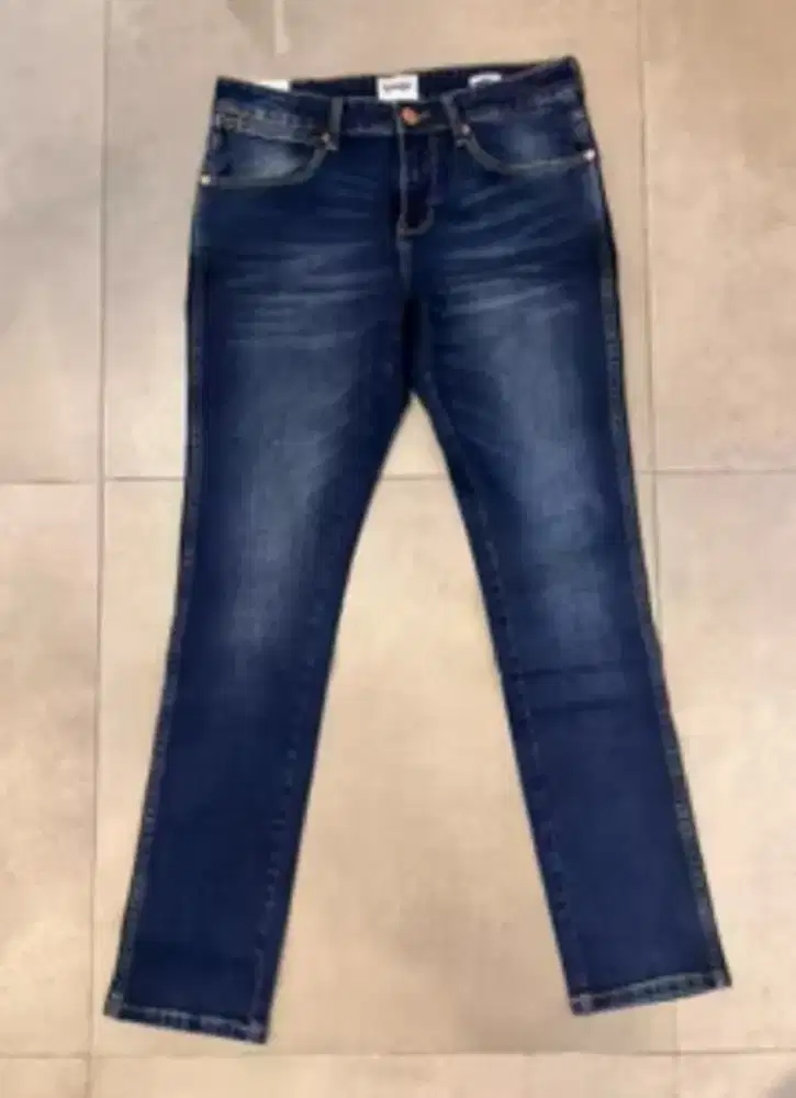 Celana Wrangler Denim Skinny VEGAS 01P22 Original kondisi baru