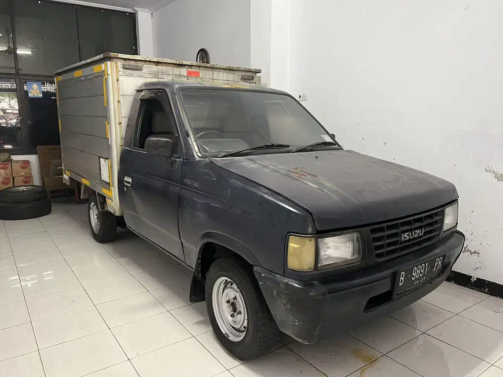 Ac km 115 rb isuzu panther Box 2002 solar diesel disel pick up