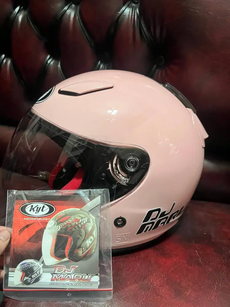 Helm KYT pink Baru