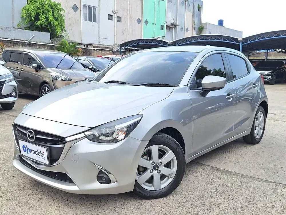 LIKE NEW - Mazda 2 1.5 R Skyactiv Bensin-AT 2019