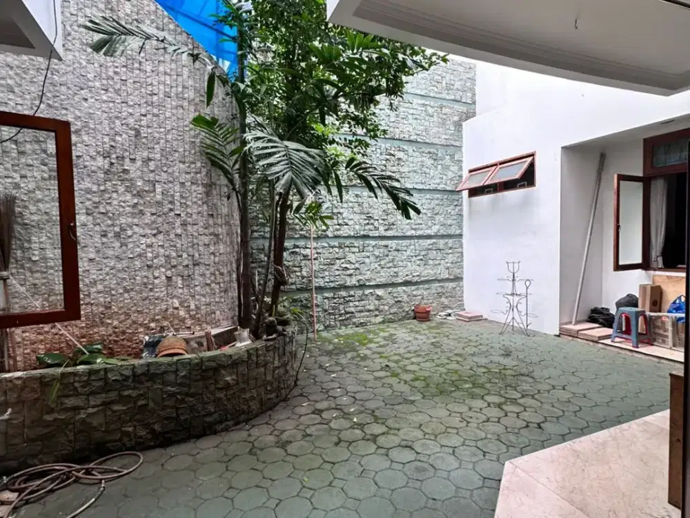 MEGA KUNINGAN, DIJUAL CEPAT RUMAH DLM KOMPLEK PREMIUM RING 1, JAKARTA SELATAN