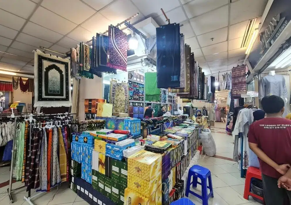 Pegawai Toko di Tanah abang