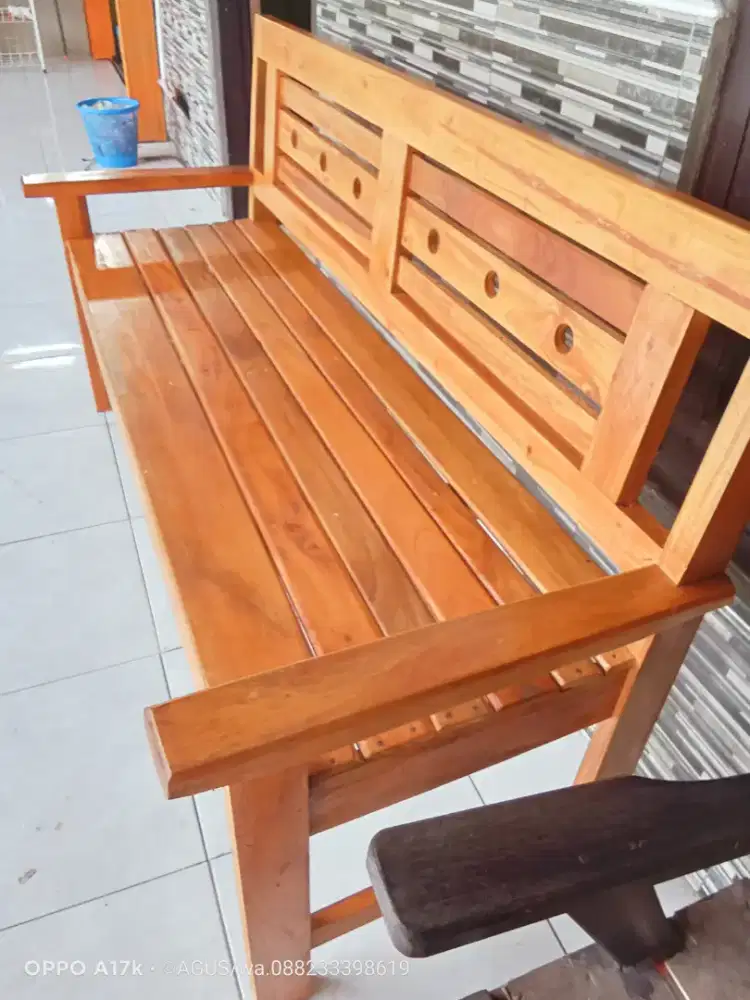Kursi panjang,lincak kayu