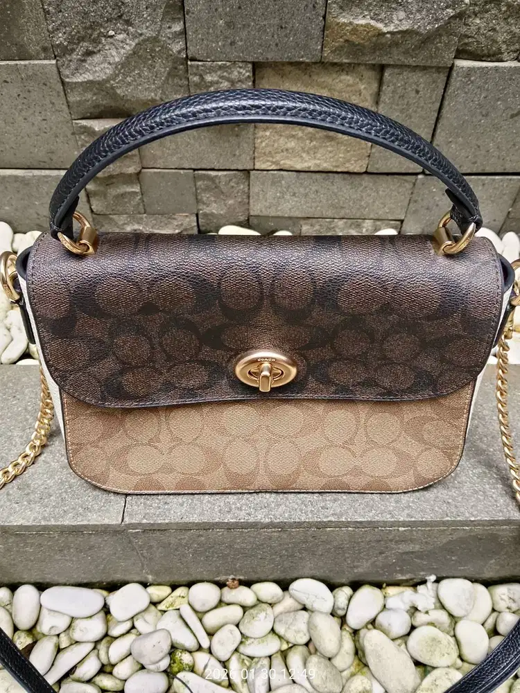 Preloved Coach Hayden CF675 like new