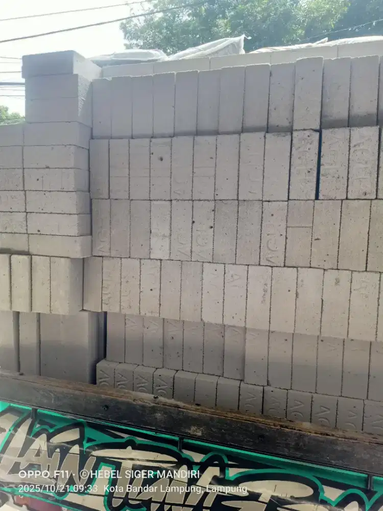 Bata Ringan Merk AGH