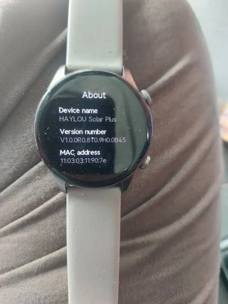 Smartwatch haylou solar plus.