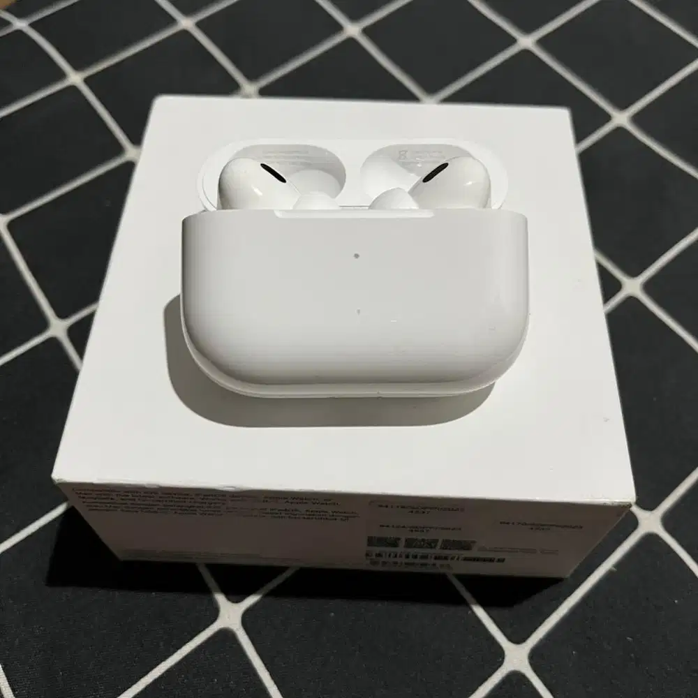 AirPods Pro Gen 2 (iBox) (Garansi 30/9/2026)