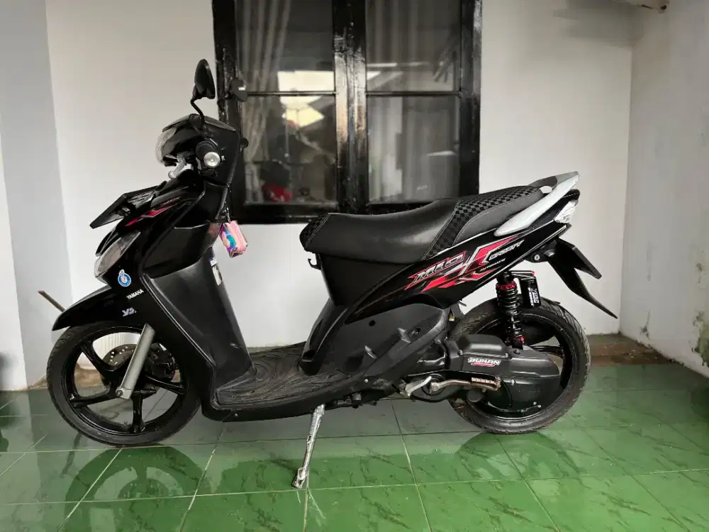 Mio smile warna hitam