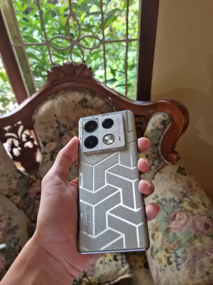 Infinix note 40 pro + BMW Series 12/256 GB