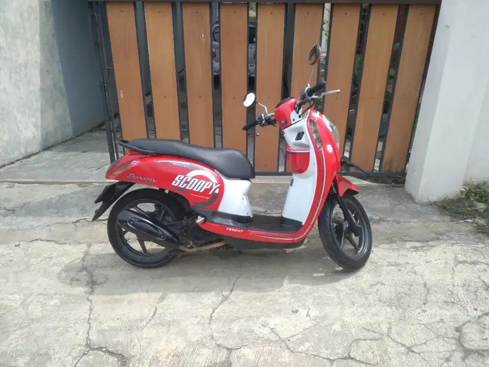 SCOOPY FI 2015 ISTIMEWA
