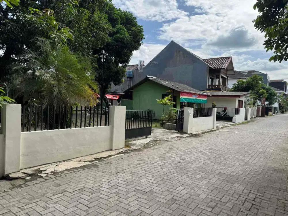 Tanah Premium Strategis bonus rumah di Ring 1 UGM pandega dalam ringroad Jogja.