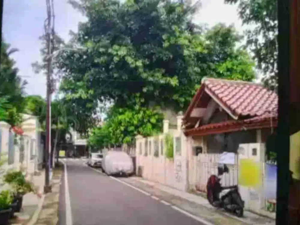 Rumah Lama Cempaka Putih Timur luas tanah 328m2