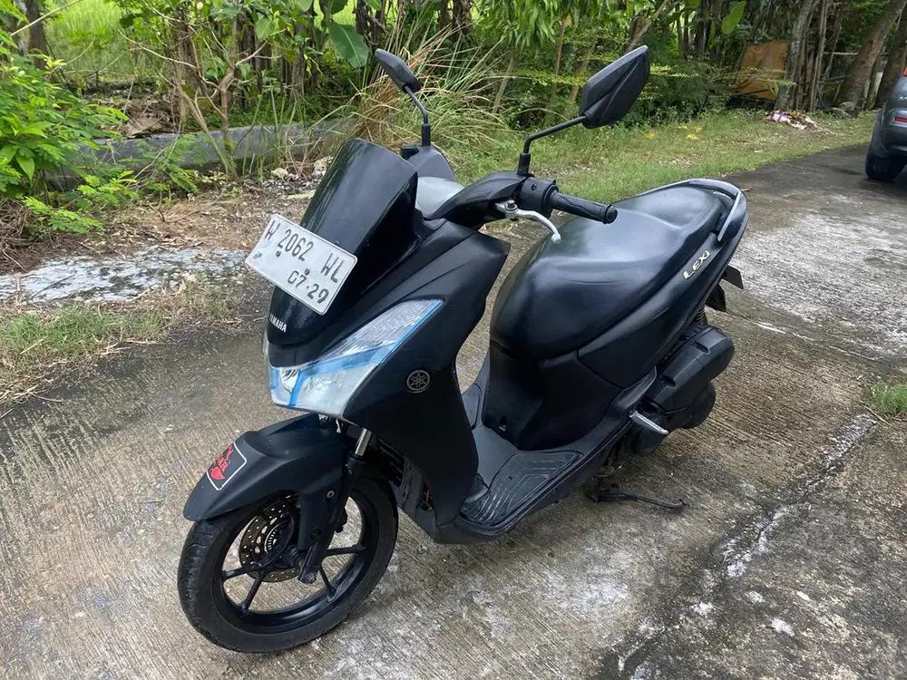 Lexi 2019 hitam plat panjang