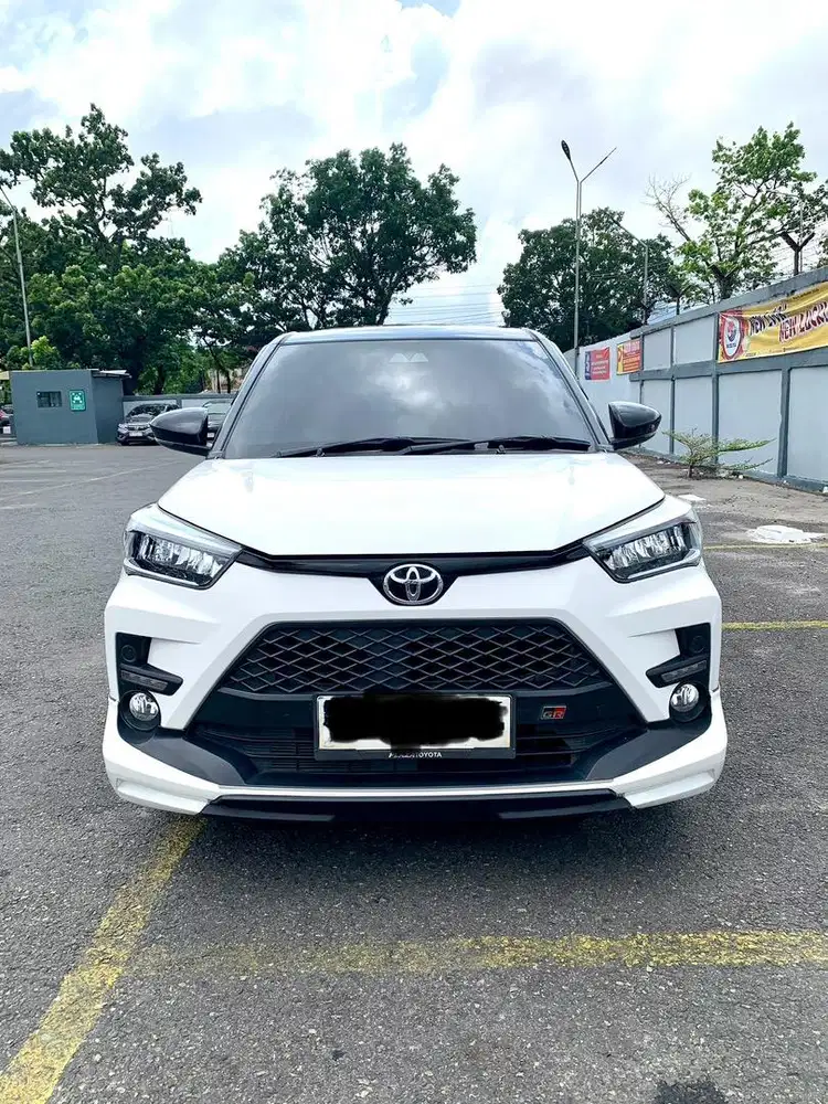 Raize GR 1.0 Turbo TSS CVT  Two Tone