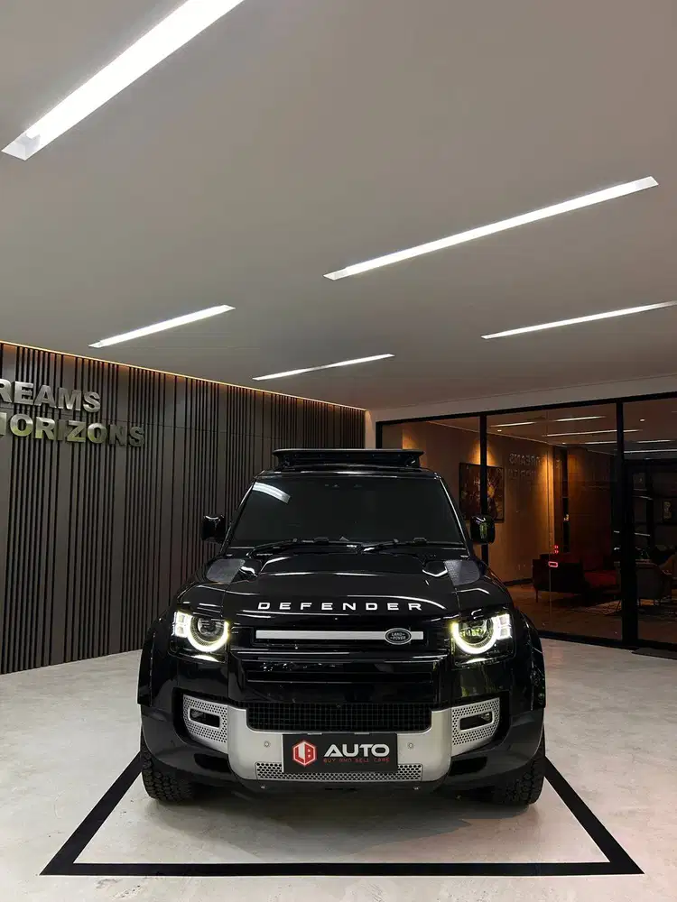 Land Rover Defender 110 2.0 300PS SE 4x4 AT 2022 Hitam Km21rb B2941UJA