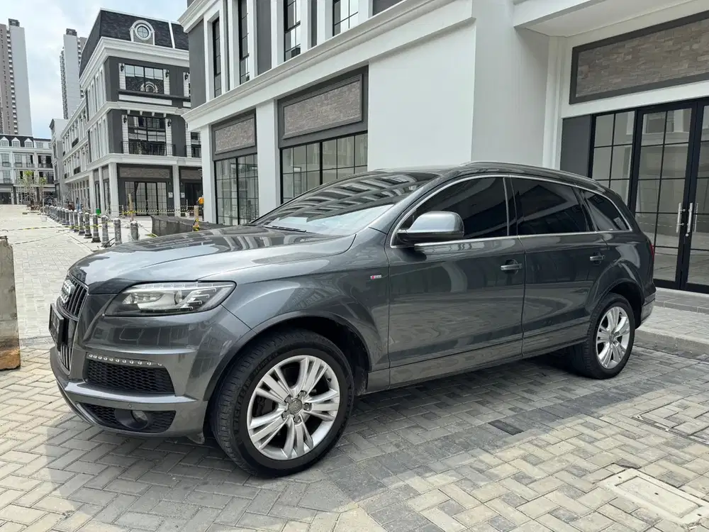 Audi Q7 2011 Bensin