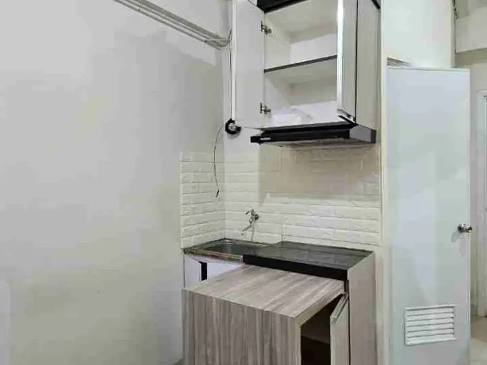 Jual BU Atas Mall Ada Kitchen Set & 2AC 2 BR Lt. 18 Green Pramuka 420 jt