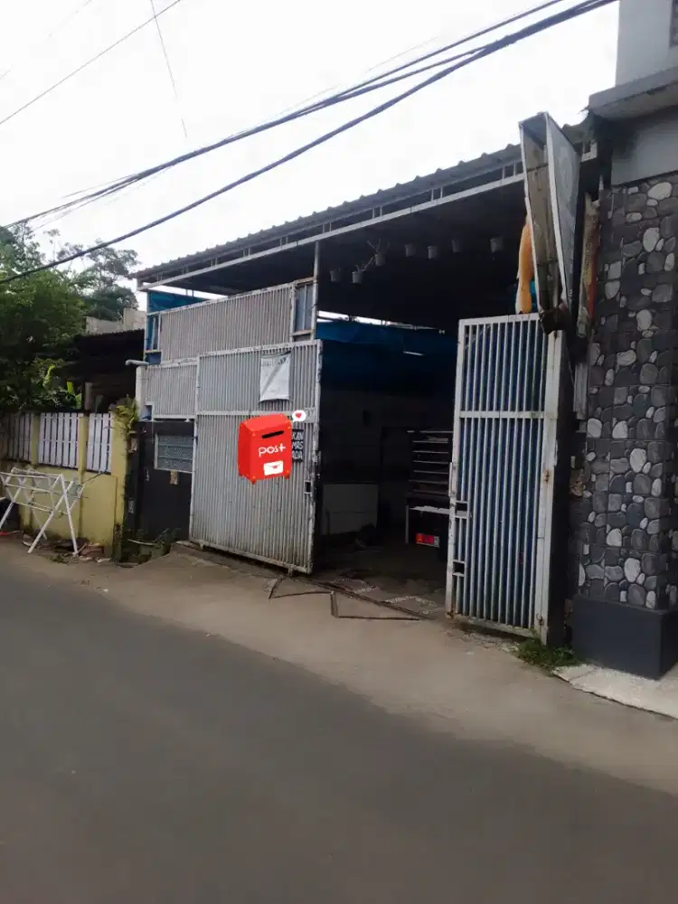 Rumah Strategis pinggir jalan