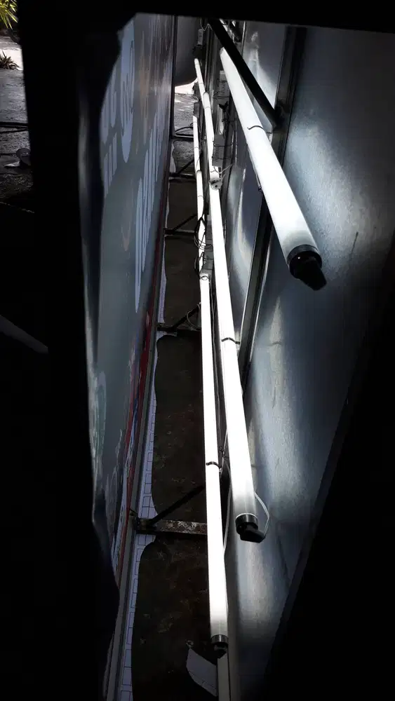 Custom neonbox || papan reklame || huruf timbul || stiker || wallpaper