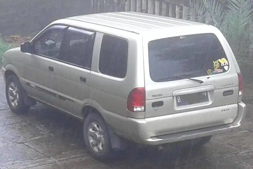 Dijual Isuzu Panther 2002 SS Hi Grade Coklat