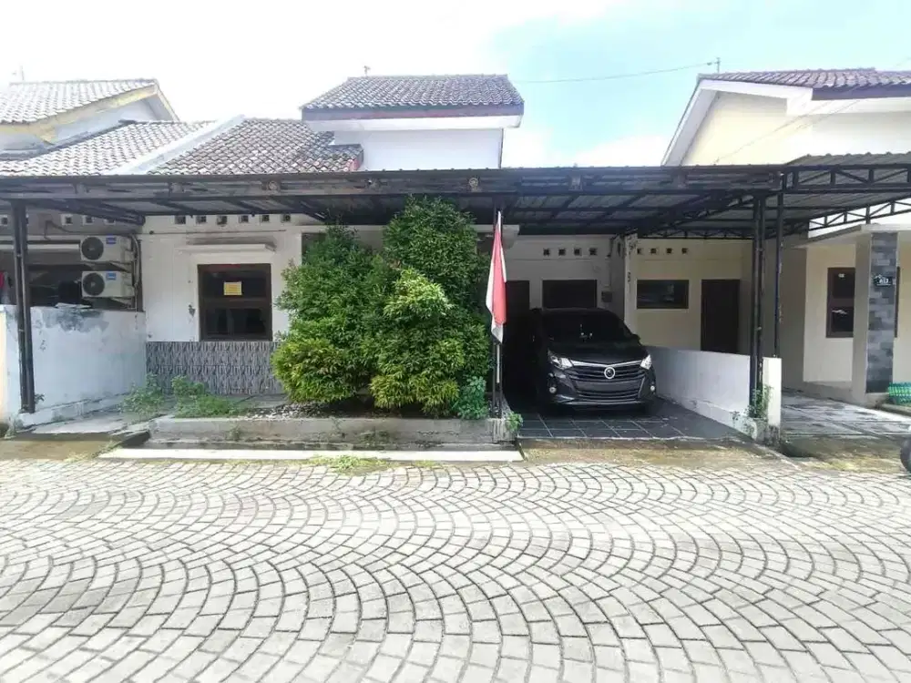 Rumah di Cluster di Jalan Raya Mangesty