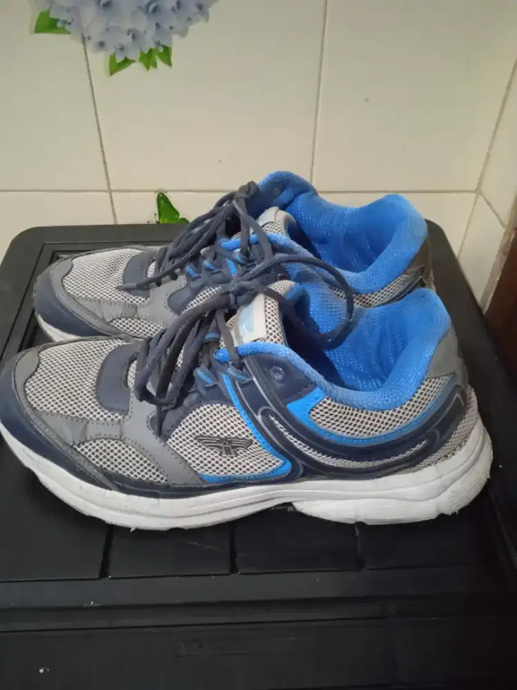 Rivers no 9 ( eur 42/42,5), ori. Lok bandung kota