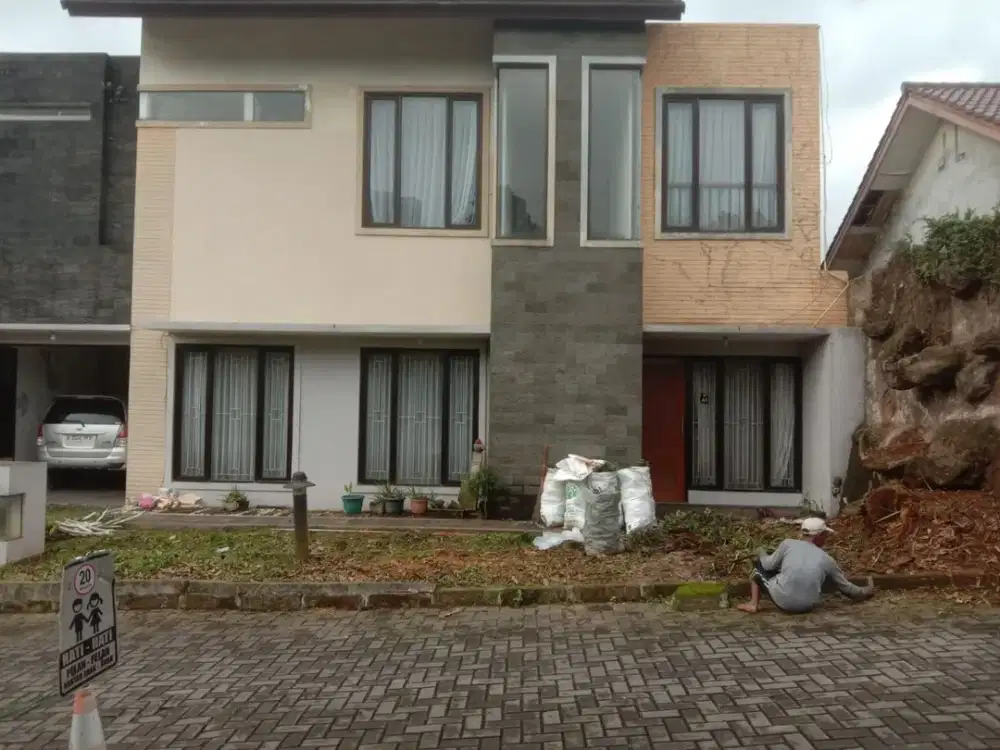 Rumah Luas Posisi Hook Semi Furnished di The Fit Cluster Jombang Bintaro