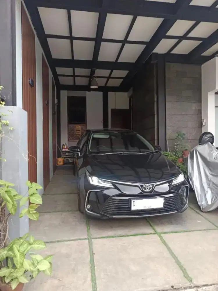 Corolla Altis V 2022/2023 Antik Istimewa Low KM Orisinil untuk pemakai