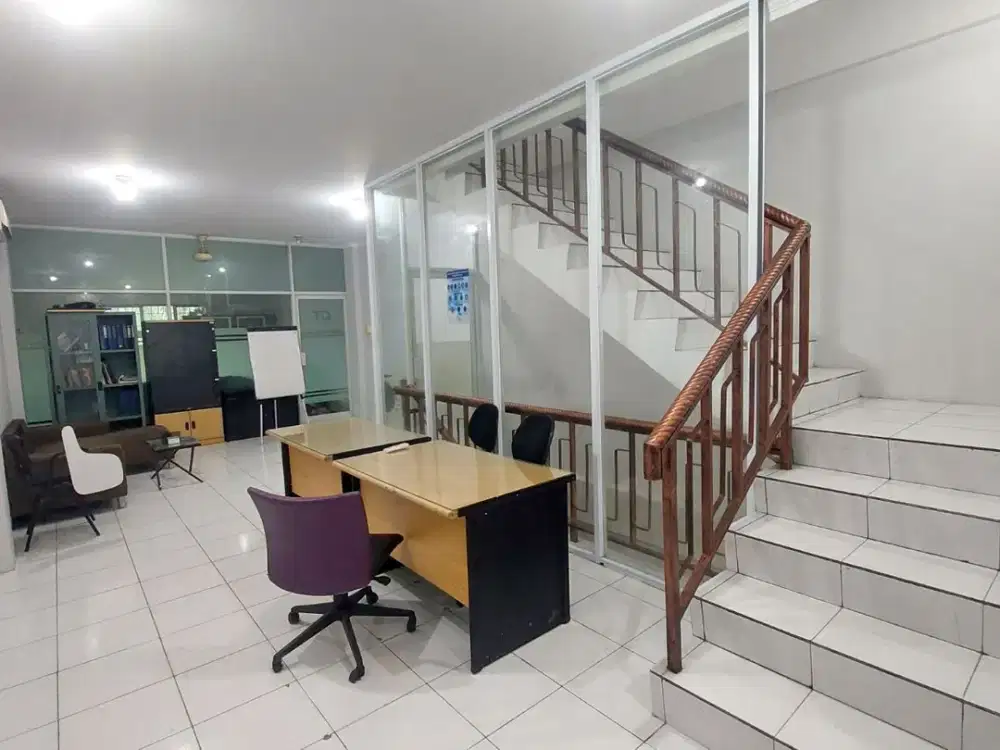 Rukan 4.5 Lantai Posisi di Jalan Raya Cocok Untuk Showroom atau Kafe Restoran Jalan Raya Cideng Barat Jakarta Barat