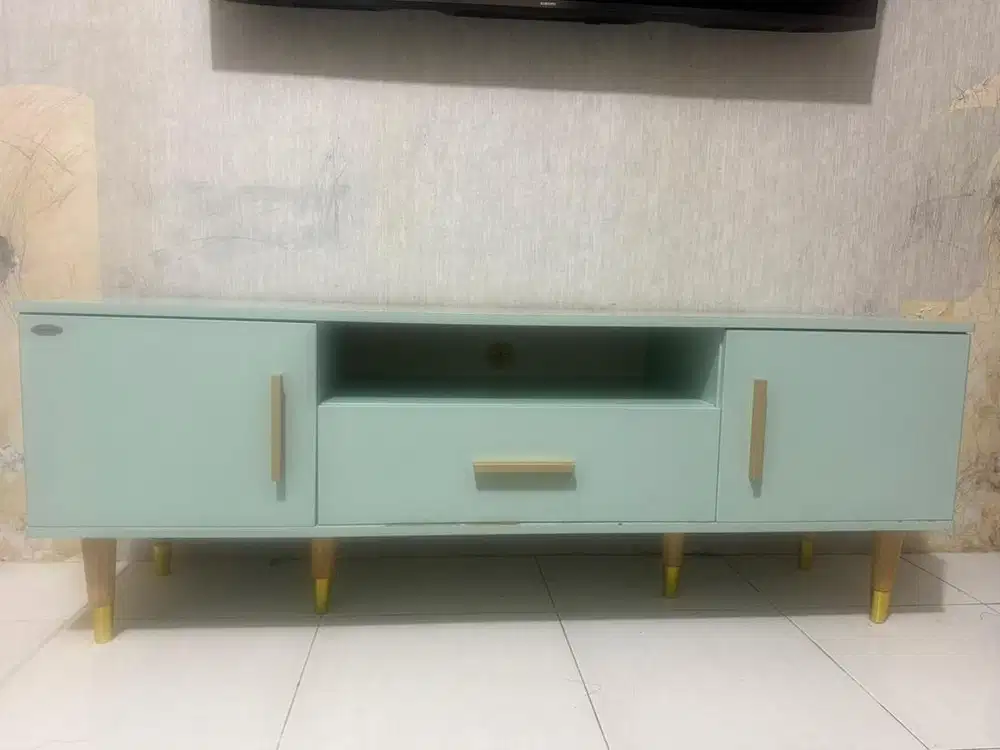 Meja tv atau meja box