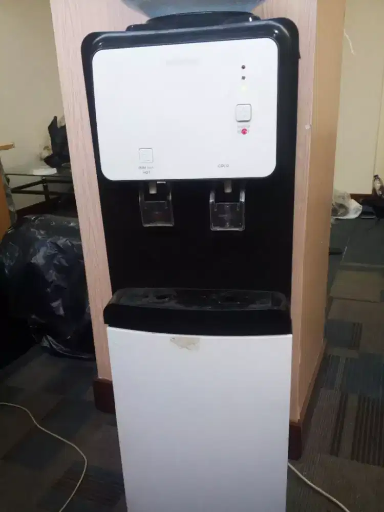 Dispenser denpo galon atas hot & cold