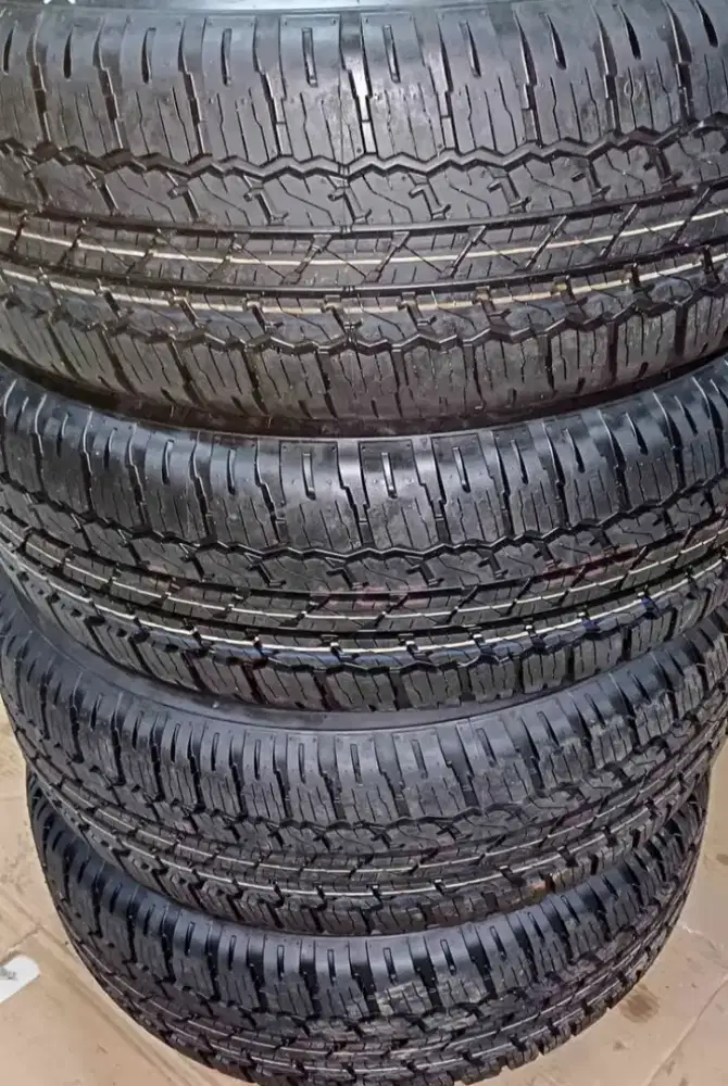 Ban 265/65/17 Brigstone