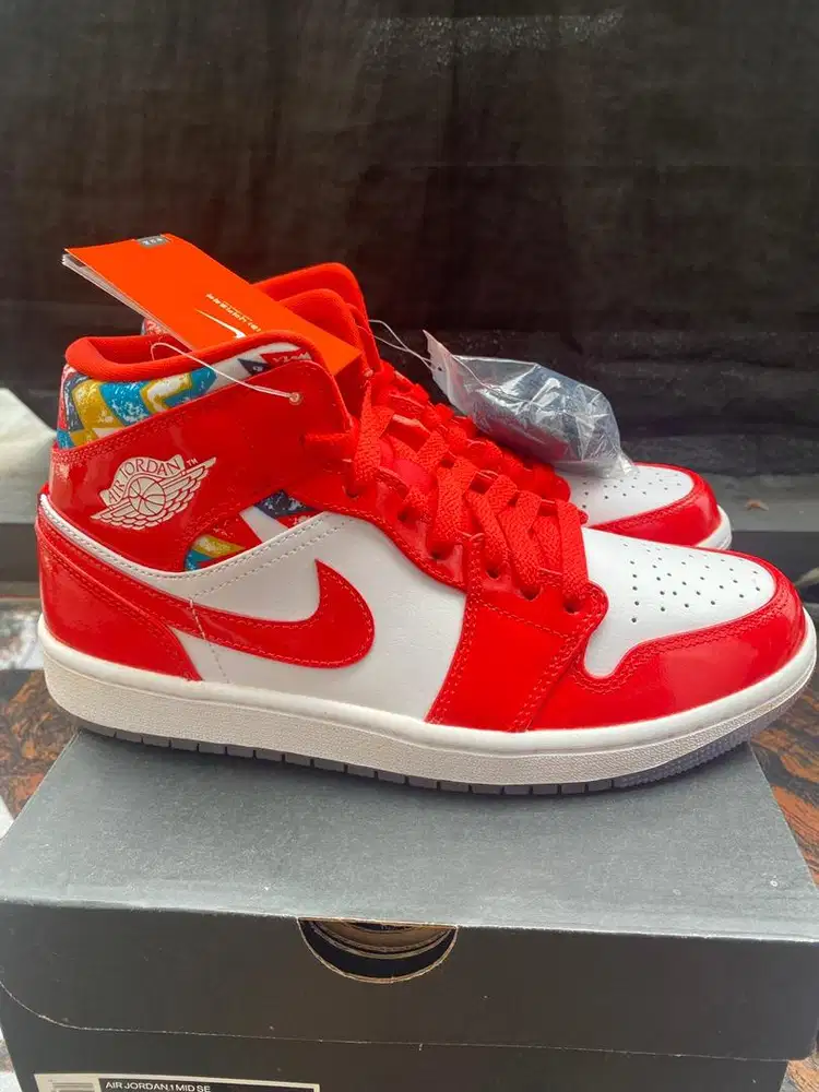 Sepatu Air Jordan 1 Mid SE Barcelona Sweater Red