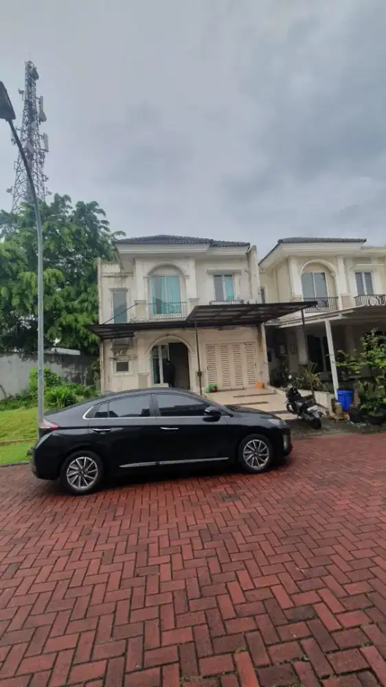 Disewakan rumah ilrosa Gading Serpong dekat mall sms